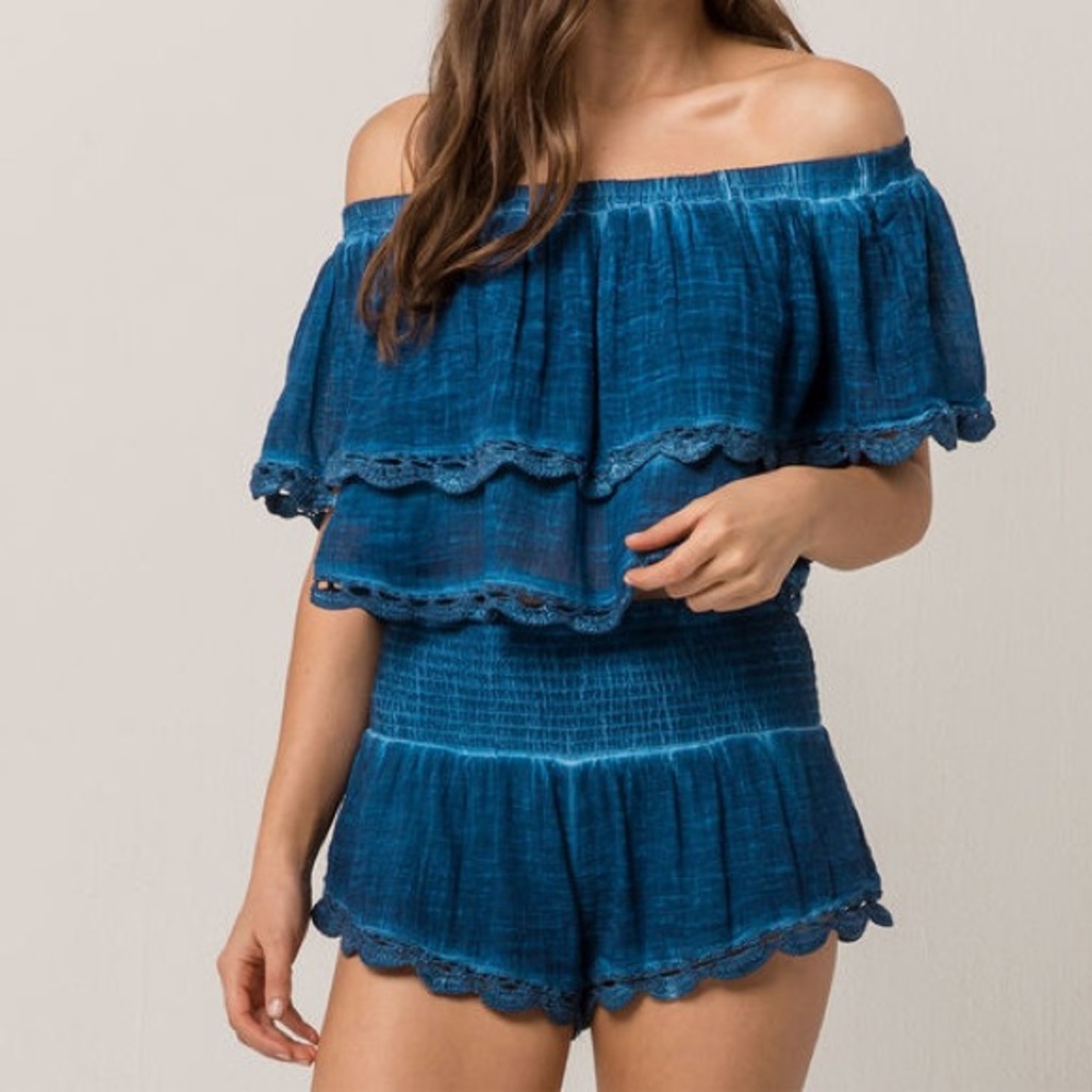 RIP CURL off-the-shoulder + shorts set